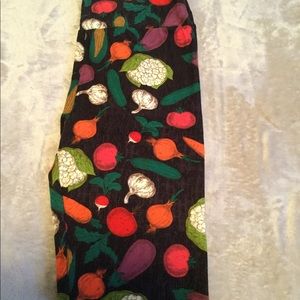 LuLa Roe veggie leggings